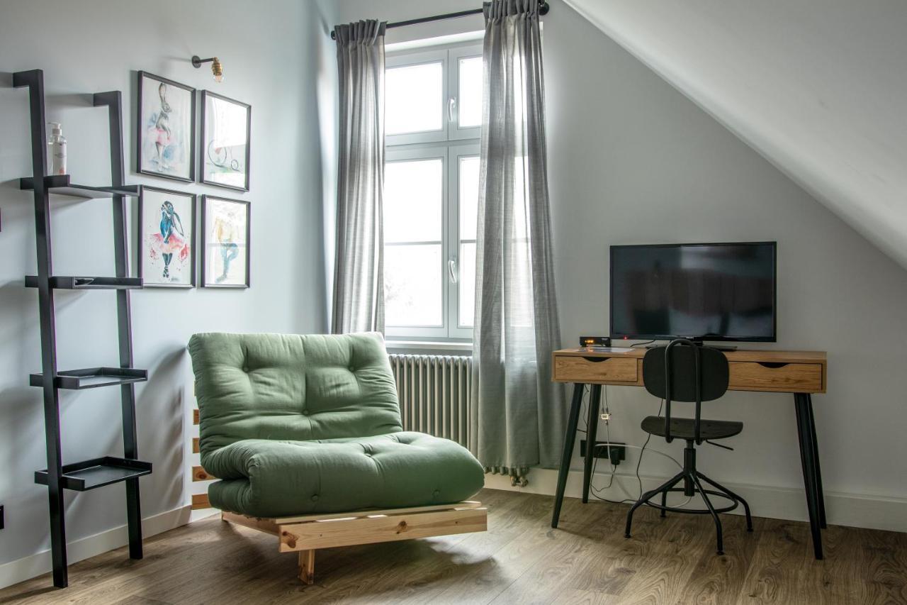 Palac I Folwark Brzeznica Brzeznica  ภายนอก รูปภาพ