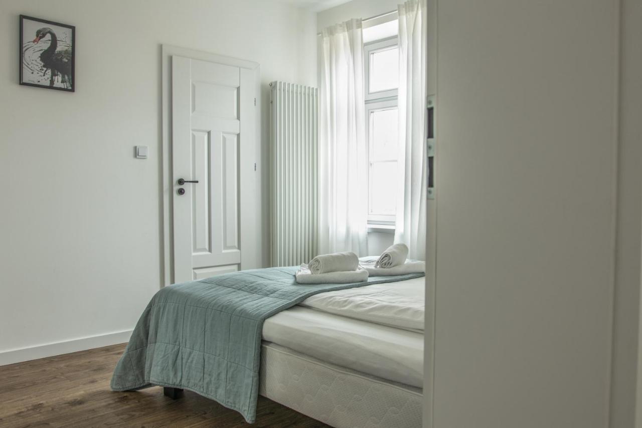 Palac I Folwark Brzeznica Brzeznica  ภายนอก รูปภาพ