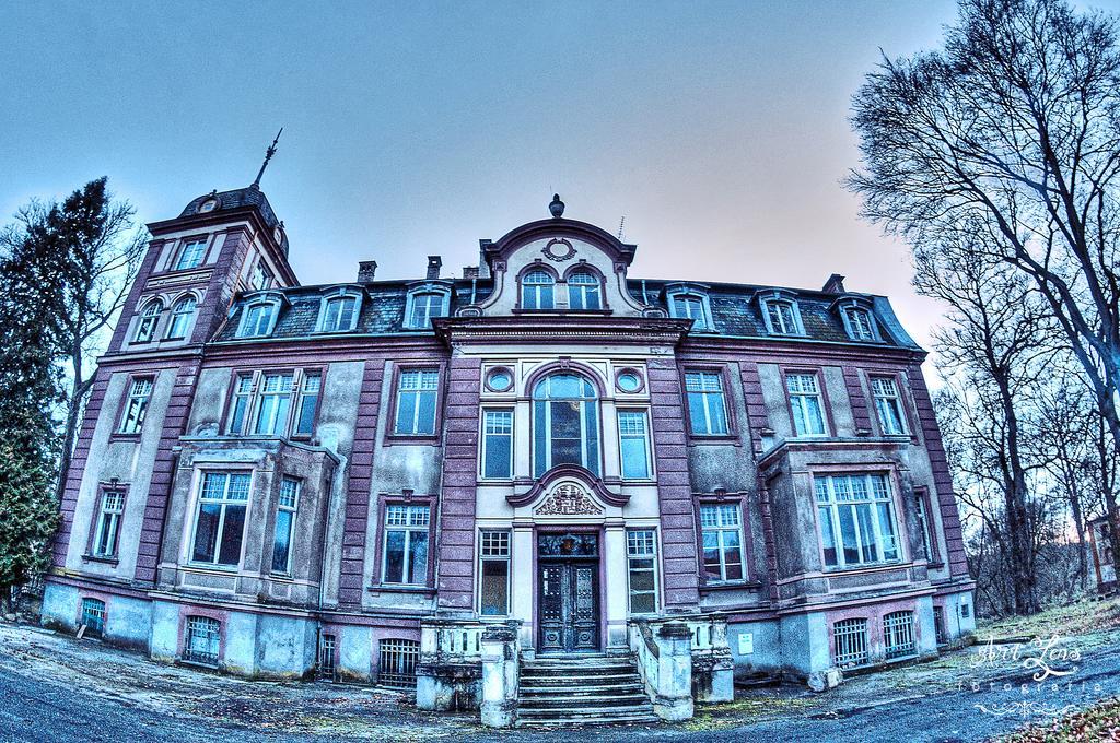 Palac I Folwark Brzeznica Brzeznica  ภายนอก รูปภาพ