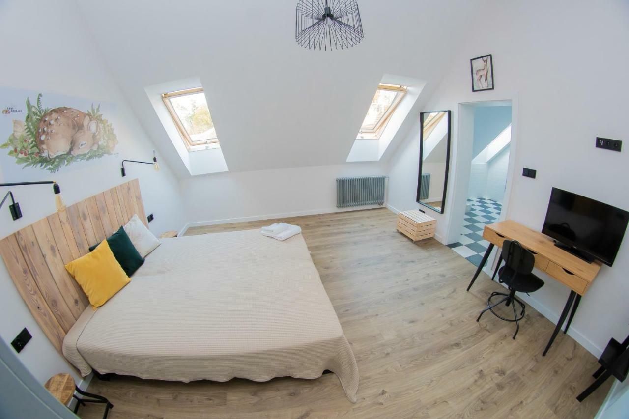 Palac I Folwark Brzeznica Brzeznica  ภายนอก รูปภาพ