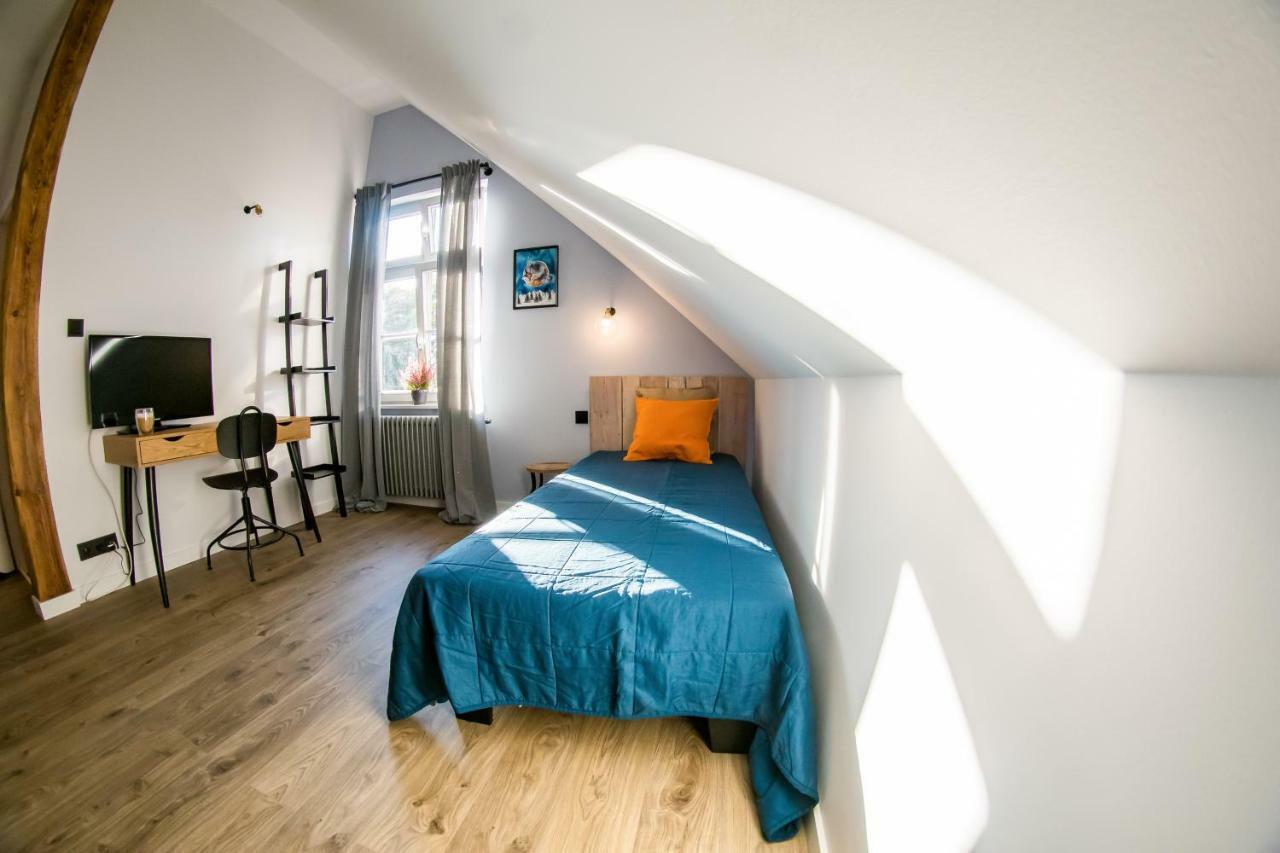 Palac I Folwark Brzeznica Brzeznica  ภายนอก รูปภาพ